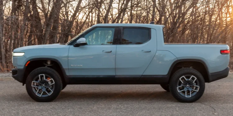 Exploring the 2024 Rivian R1T and the 2025 Volkswagen Tayron – A Glimpse into the Future of Automobiles