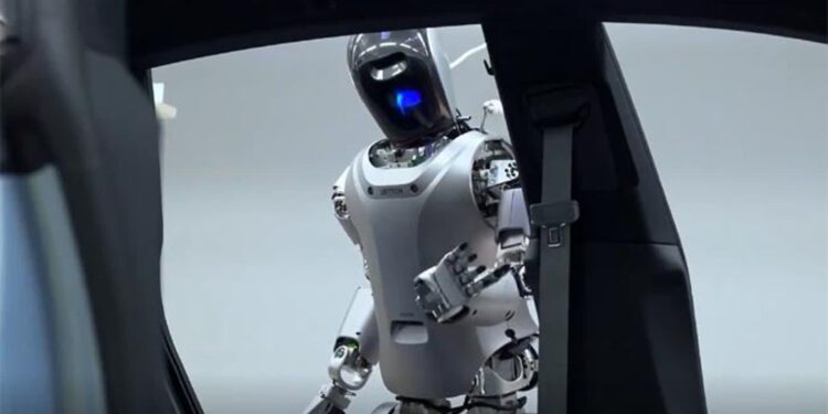 Exploring the Integration of Humanoid Robots in Manufacturing Workflows