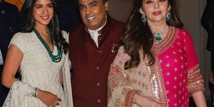 Coffee Enthusiasm and Traditional Elegance at Ambani Celebration: Nita Ambani Chooses Ethnic Elements