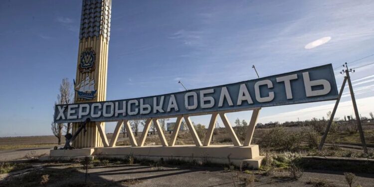 Fatalities in Kherson Oblast as Russian Shelling Strikes Civilians