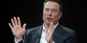 Elon Musk Refutes Claims of Starlink Equipment Sales to Russia