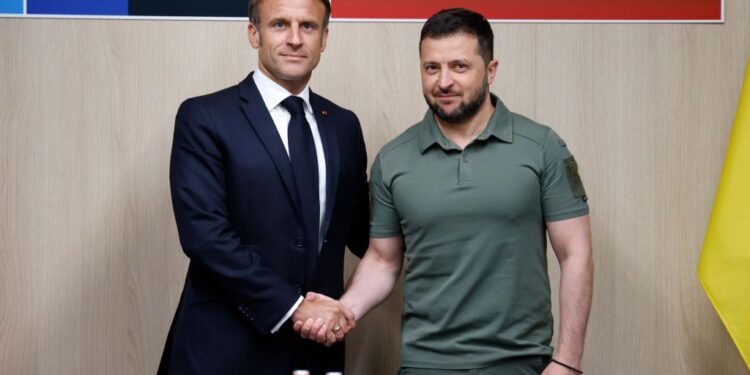 Telephone Dialogue between Zelensky and Macron Focuses on Ukraine’s Military Support