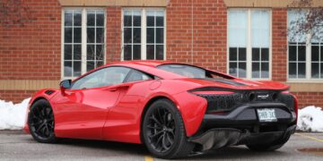 Upgrade Offer: 19 HP Boost to Existing McLaren Artura Models at No Cost