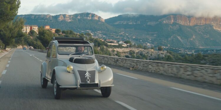 Exploring the Unusual Dual-Motor Citroen 2CV 4×4 Sahara