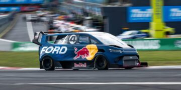 Ford’s Electrified SuperVan Surpasses Record Held by Mercedes-AMG GT3 at Mount Panorama