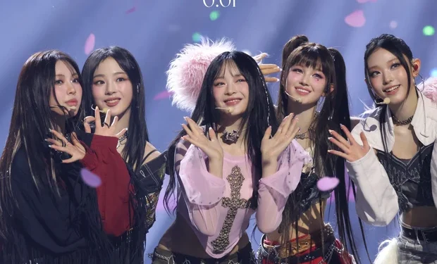 As NewJeans Plans World Tour, Korean Media Expresses Concern Over Band’s ‘Easy Listening’ Style for Live Shows