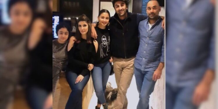 Neetu Kapoor Celebrates Valentine’s Day with a Heartwarming Photo Featuring Ranbir, Riddhima, Alia Bhatt, and More