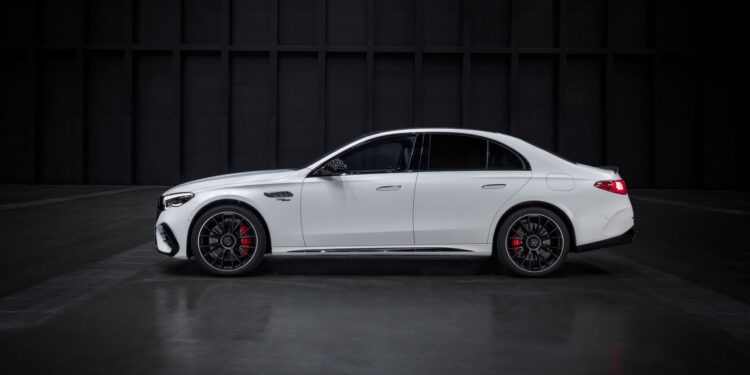 Exploring the Enhanced Mercedes-AMG E53: A Powerhouse with Six Cylinders and 604 HP