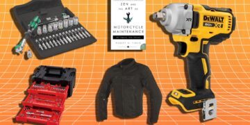 Top Savings of the Week: Score Free DeWalt Batteries and a $250 Rebate from RealTruck