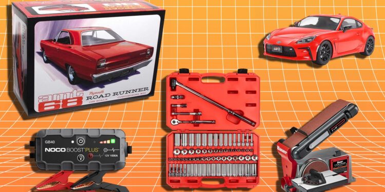 Seize End-of-Week Discounts on DeWalt, Noco, and Traxxas Products