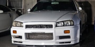 R34 Nissan Skyline GT-R Owned by Lewis Hamilton Rescued from Export Scam