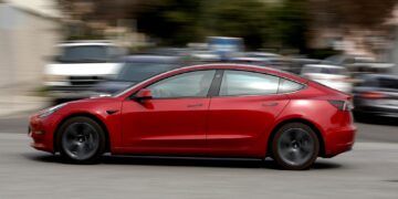 Tesla Offers Complimentary Full Self-Driving Beta Access for One Month