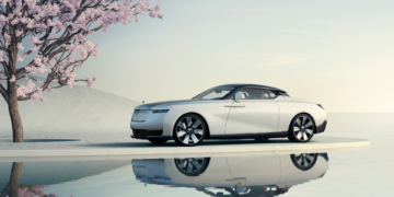 Redefining Automotive Luxury: The Rolls-Royce Arcadia Droptail