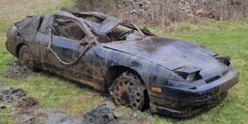 32-Year-Old Nissan 240SX Retrieved From Lake Retains Potential for Drifting