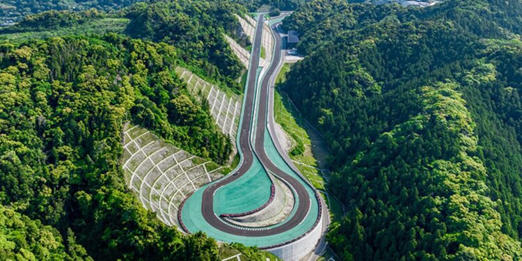 Magarigawa Club Unveils Exclusive New Racetrack Overlooking Japan’s Iconic Landscapes