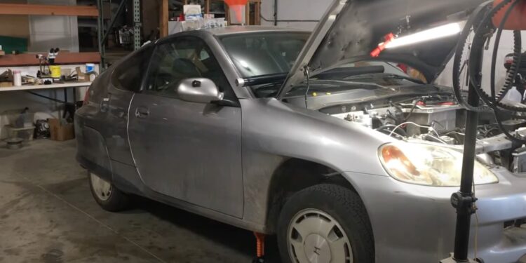 Kubota Diesel-Engine Driven Honda Insight Surpasses 70 MPG with Supercharging