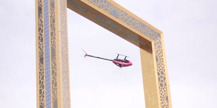 Unbelievable Stunts Performed by RC Helicopters Baffle Audience