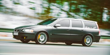 Volvo V70R: A High-Performance Wagon Built for Circuit Laps