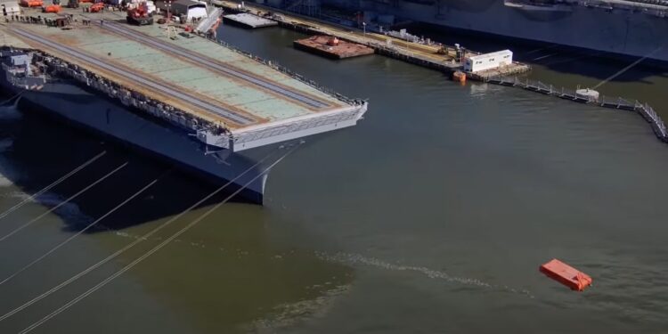 The Spectacle of the Navy’s Electromagnetic Launcher Sending Vehicles Soaring