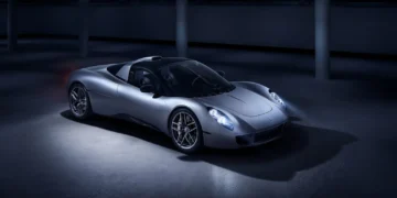 Experiencing the Harmonious Roar of the GMA T.33’s V12 in Its Debut Test Drive