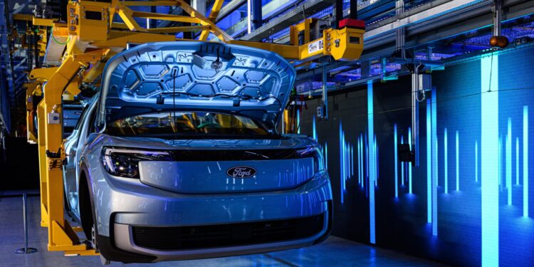 Ford Pushes Back Launch of Upcoming Electric Vehicles to Prioritize Hybrid Technology