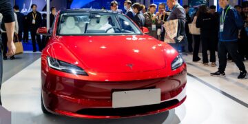 Tesla Shifts Focus from Affordable Model 2 to Pursuing Autonomous Robotaxi Fleet