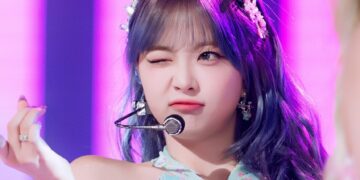 Low Ticket Sales for LE SSERAFIM Fanmeeting: A Cause for Concern?