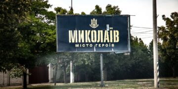 Mykolaiv Comes Under Russian Fire, Three Wounded