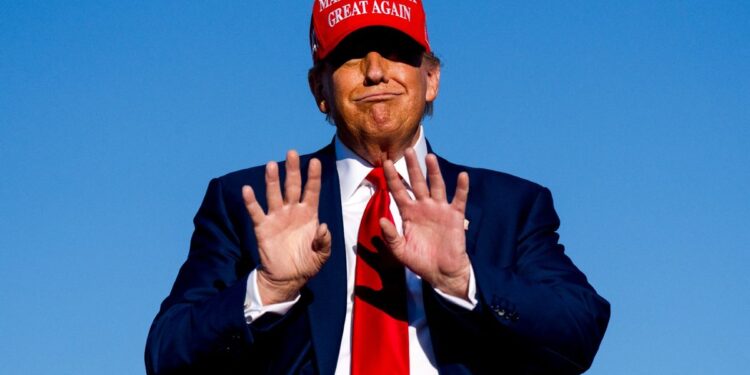 Former President Trump’s Muddled Speech and Lackluster Crowds at Recent Midwest Rallies
