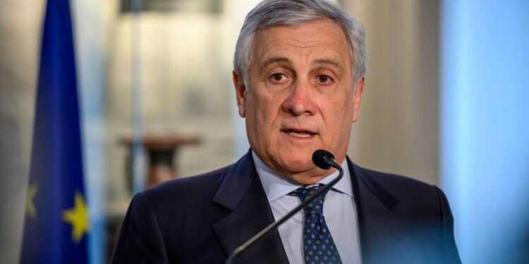 Italy Ensures Provided Arms to Ukraine Remain Within Its Borders