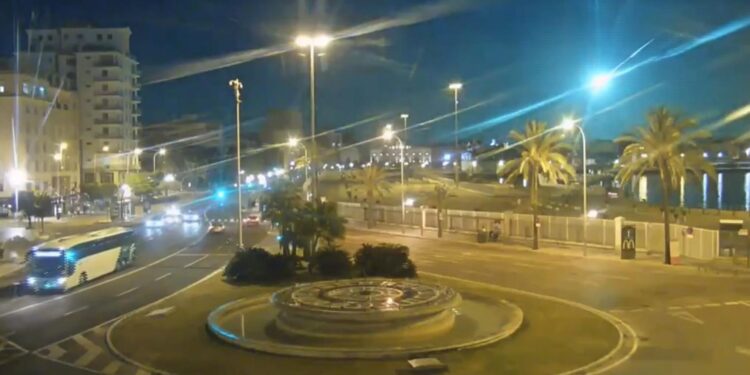 Comet Fragment Ignites Blue Fireball in Spain and Portugal’s Nighttime Skies | Astronomical Events