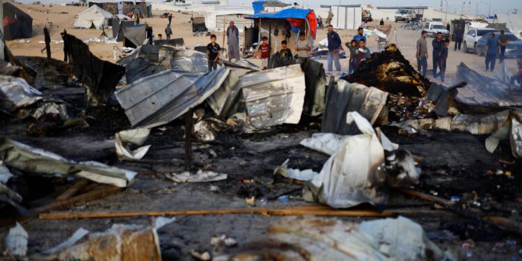 Viral Image “All eyes on Rafah” Circulates on Social Media After Israeli Airstrike | Global Updates