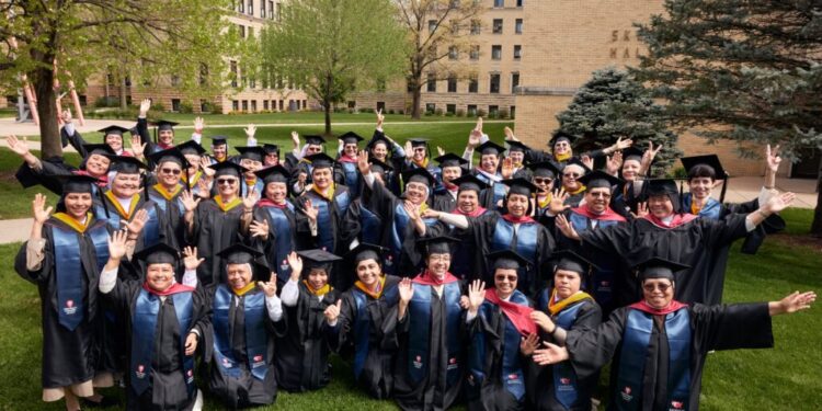 Group of Sisters Graduate from Catholic Extension’s U.S.-Latin American Exchange Program