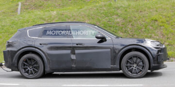 Upcoming Porsche Cayenne EV and Specialty ’24 Jeep Gladiator: Today’s Automotive Updates
