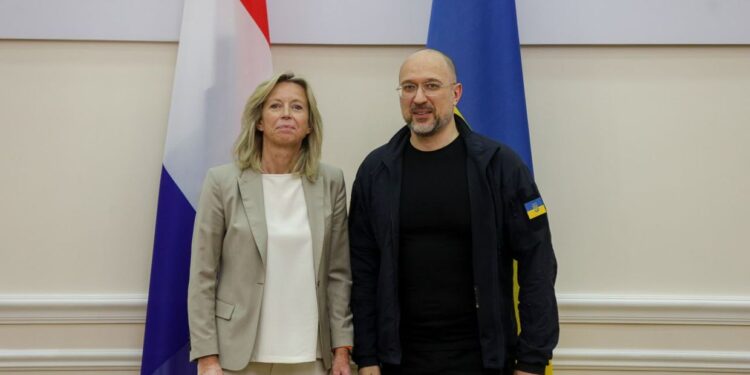 Netherlands’ Defense Minister Makes Unexpected Arrival in Kyiv