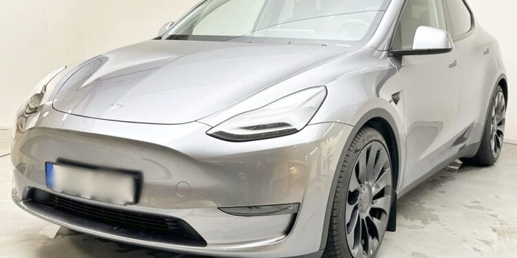 Tesla’s Position in the Chinese EV Market: Challenges and Adjustments