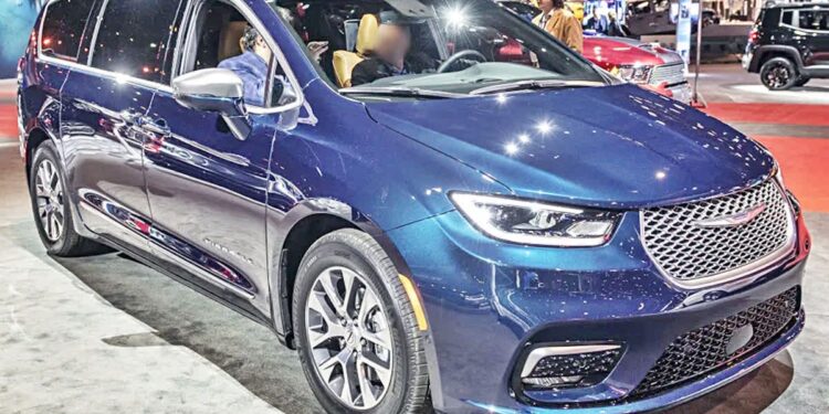 Exploring the Top Choices of American Fathers When It Comes to Family-Friendly Minivans