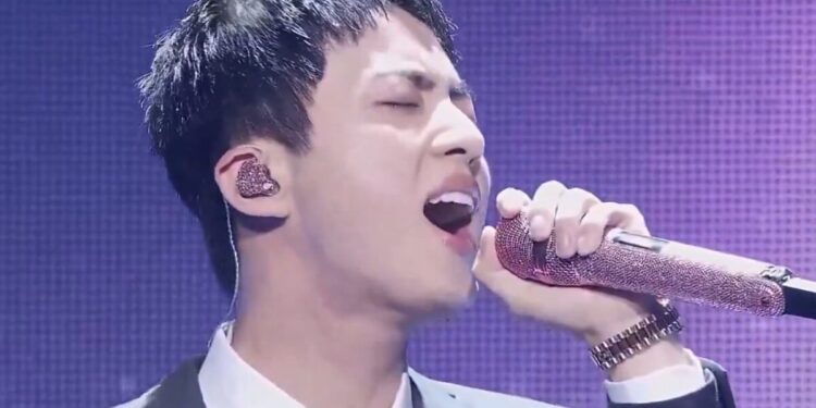 Fans Praise Jin of BTS for His Stellar Live Singing in First Show Post-Military Service