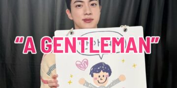 BTS’s Jin Lauded For His Thoughtful “Hug Me” Sign During Fanmeet
