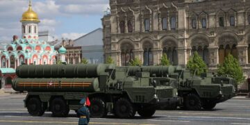 Current Strikes on Russian-Held Crimea Could Weaken Air Defenses Ahead of F-16 Delivery, Says Analyst