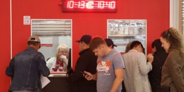 Trading Halt: Moscow Exchange Halts Dollar and Euro Operations