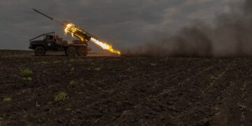 Russian Offensive Intensifies with Strikes on Ukrainian Cities