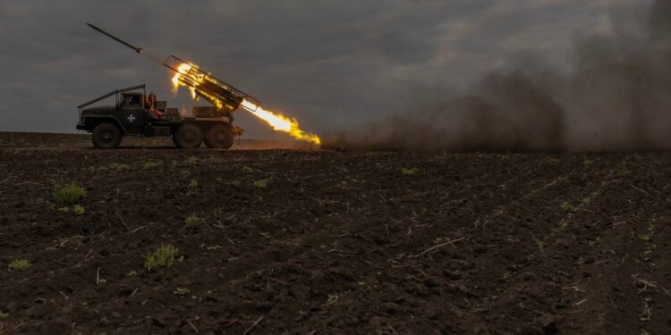 Russian Offensive Intensifies with Strikes on Ukrainian Cities