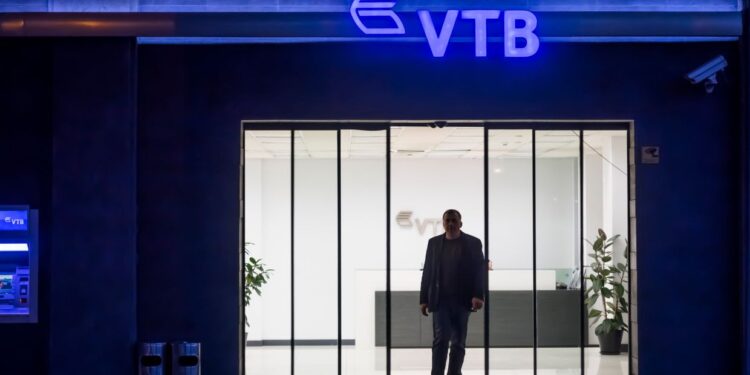 Partial Suspension of Banking Operations with Russia by Kyrgyz Institutions, Reports Suggest