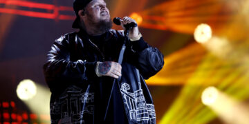 Country Star Jelly Roll Reflects on His Fumbling Criminal Past with Humor