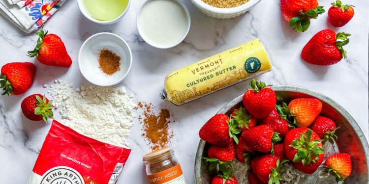 Embracing Summer with Cindy Crawford’s Delightful Strawberry Pie Recipe