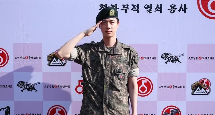 Jin of BTS Reconnects with 4,000 Fans Post-Military Service & Attracts 900,000 Viewers on Live Broadcast