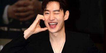 Actor Lee Je-hoon Earns Acclaim for Launching YouTube Series Dedicated to Indie Films