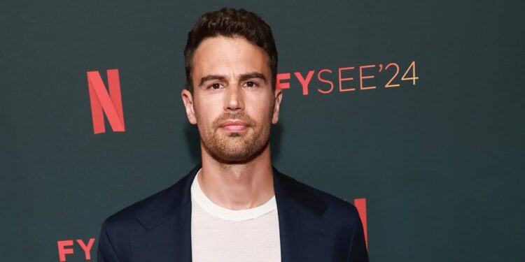 Theo James Admits Initial ‘Terror’ at Being Compared to a Well-Known Pop Star | Justin Bieber, Theo James | Just Jared: Celebrity Buzz and Rumors