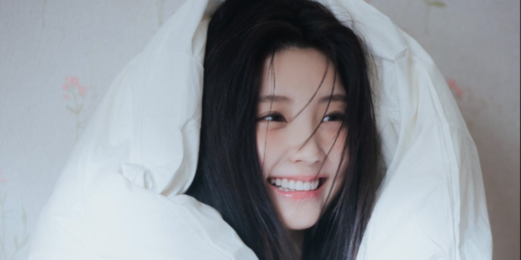 Update on ILLIT Member, Wonhee: Ankle Injury Announcement